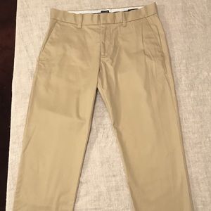 Gap Tailored Straight Fight Khakis 30x30